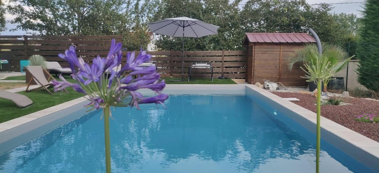 Domaine De La Vigne Bed and Breakfast Cadalen Exterior foto