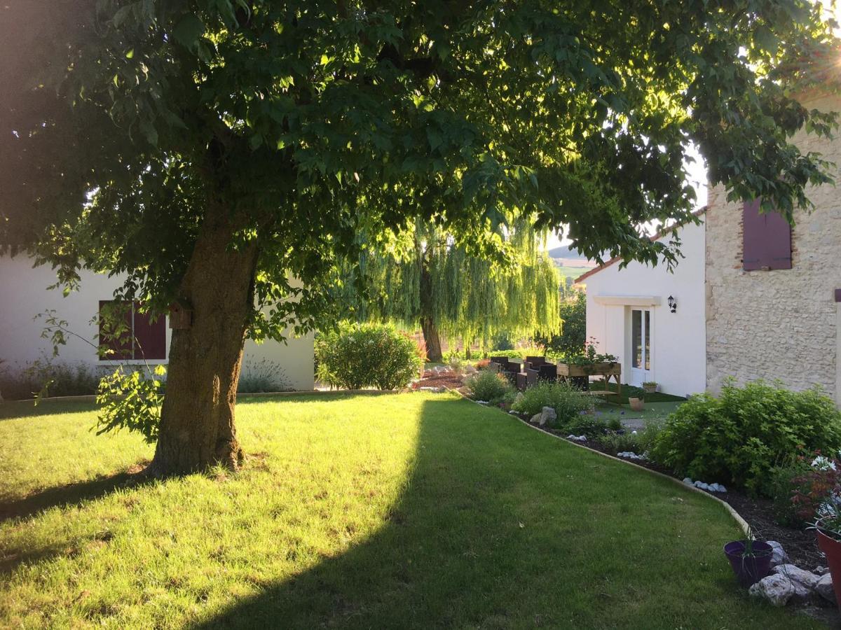 Domaine De La Vigne Bed and Breakfast Cadalen Exterior foto