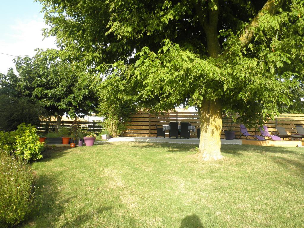 Domaine De La Vigne Bed and Breakfast Cadalen Exterior foto